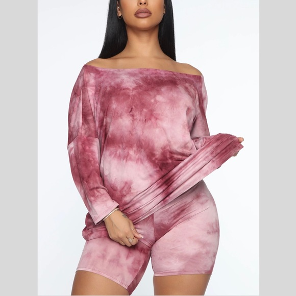 ✨Burgundy Tie Dye Biker Short Set, Small✨ - Picture 2 of 3